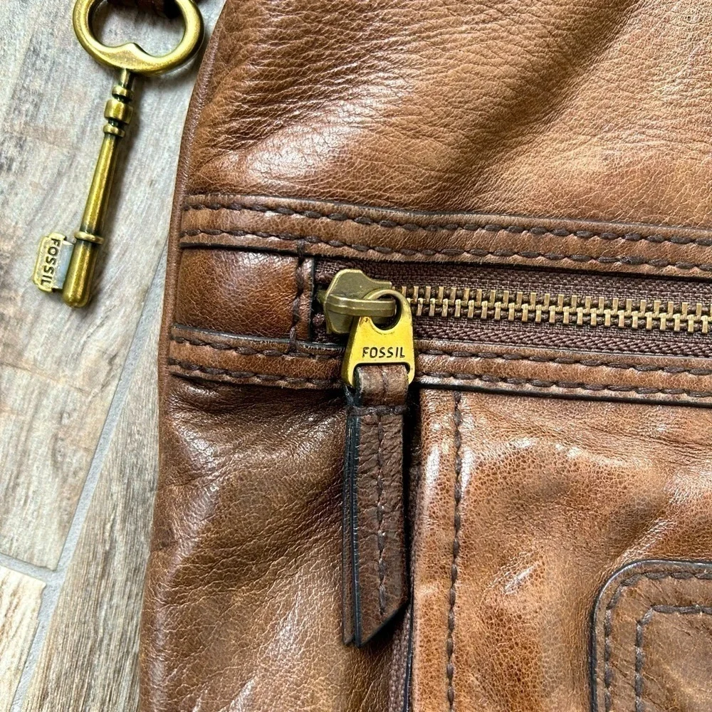 Vintage Fossil Leather Shoulder Bag
